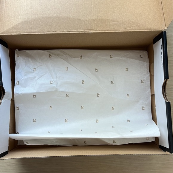 Size 8 - 2020 Jordan 1 Mid Chicago Black Toe‼️ - Picture 8 of 17